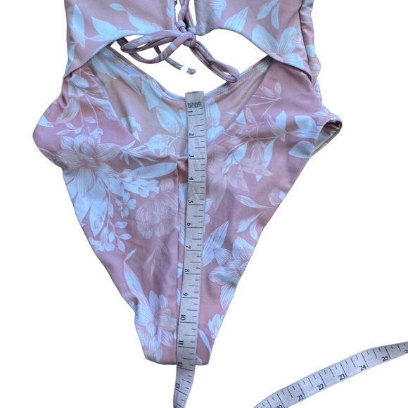 P2F Cheeky Women’s S Pink White Swimsuit One Piece Summer Beach Pool suit - Picture 7 of 11